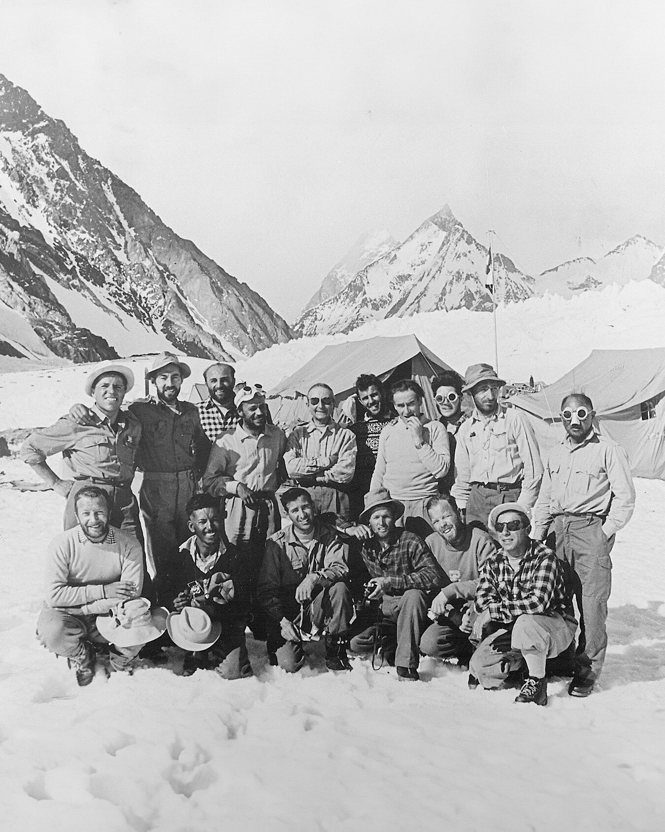 shots of the 1954 Italian expedition to K2 img5